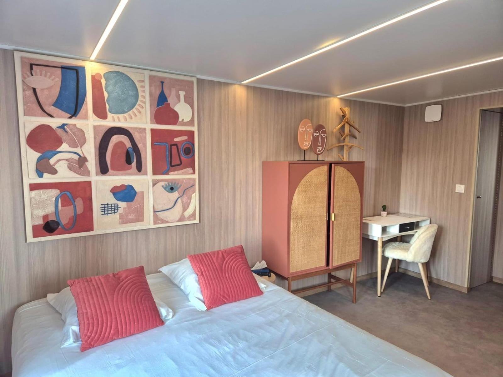 Hotel Des Argousiers Амблетез Номер фото